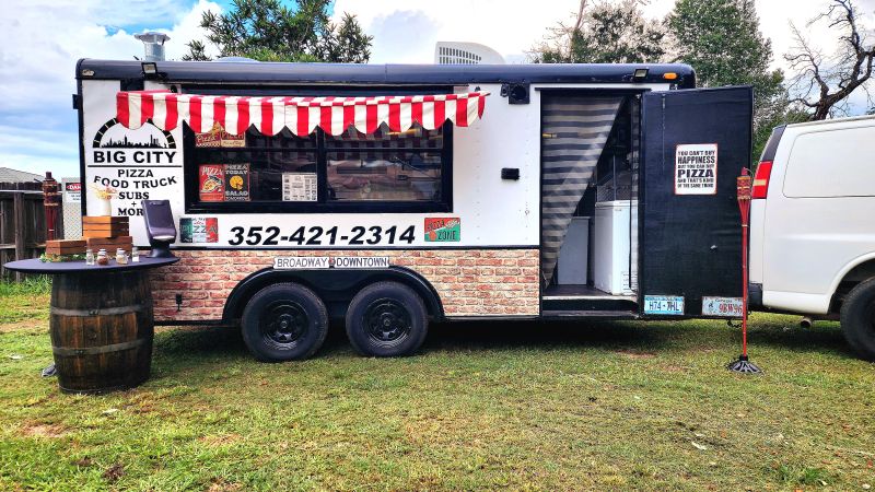 Big city pizza food truck