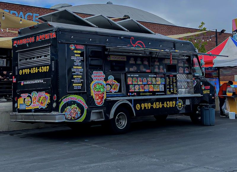 Mariscos Arenita - Fish tacos Food Truck in California